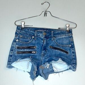 American Eagle Hi-Rise Shortie Zip Pocket Distressed Jean Shorts Sz 4